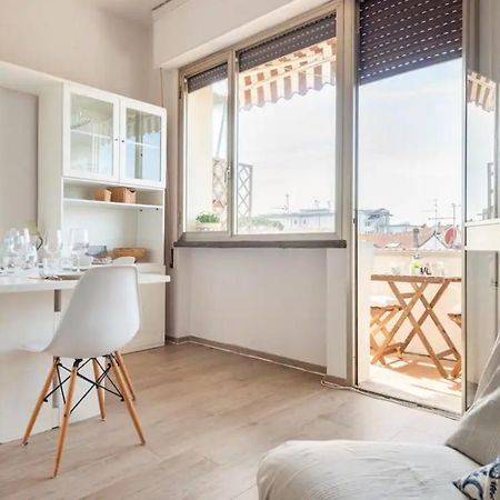 Seaside Apt Private Parking And Near The Beach เวียเรจโจ ภายนอก รูปภาพ